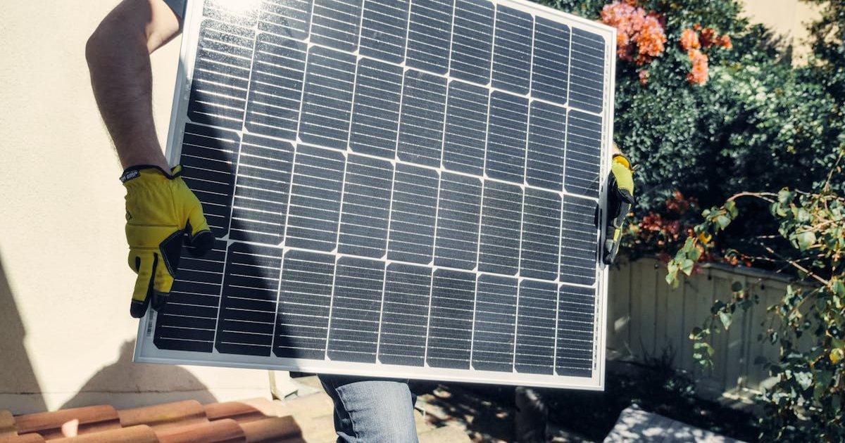 Prix panneau solaire professionnel 2026 : tarifs et devis gratuit